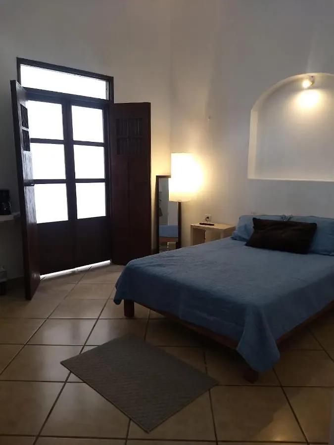 Carlota Guest House 코수멜